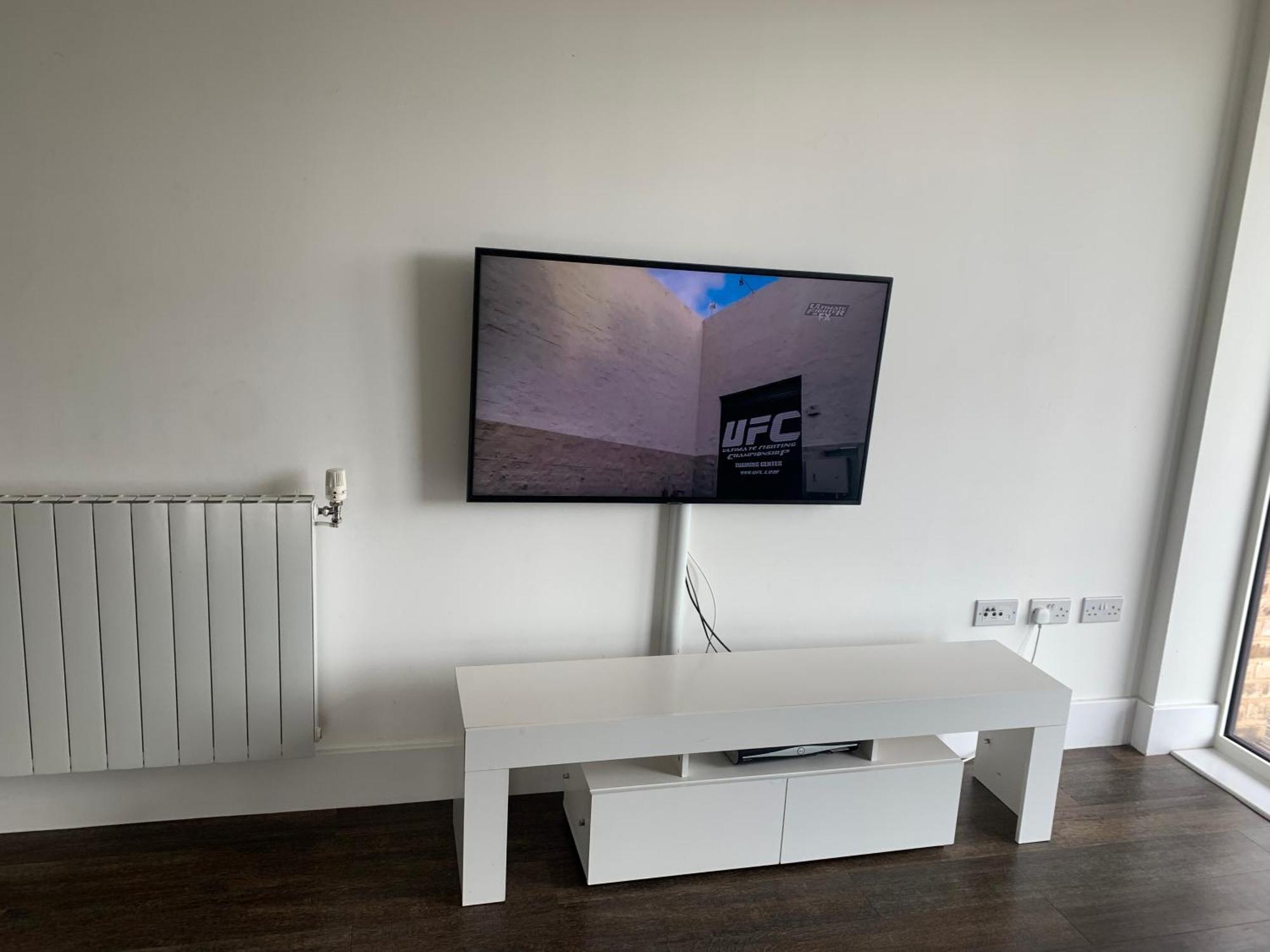 2 Bedroom 2 Bath 1 Ensuite In Roya Asenal Beautiful Views & Parking Londres Exterior foto