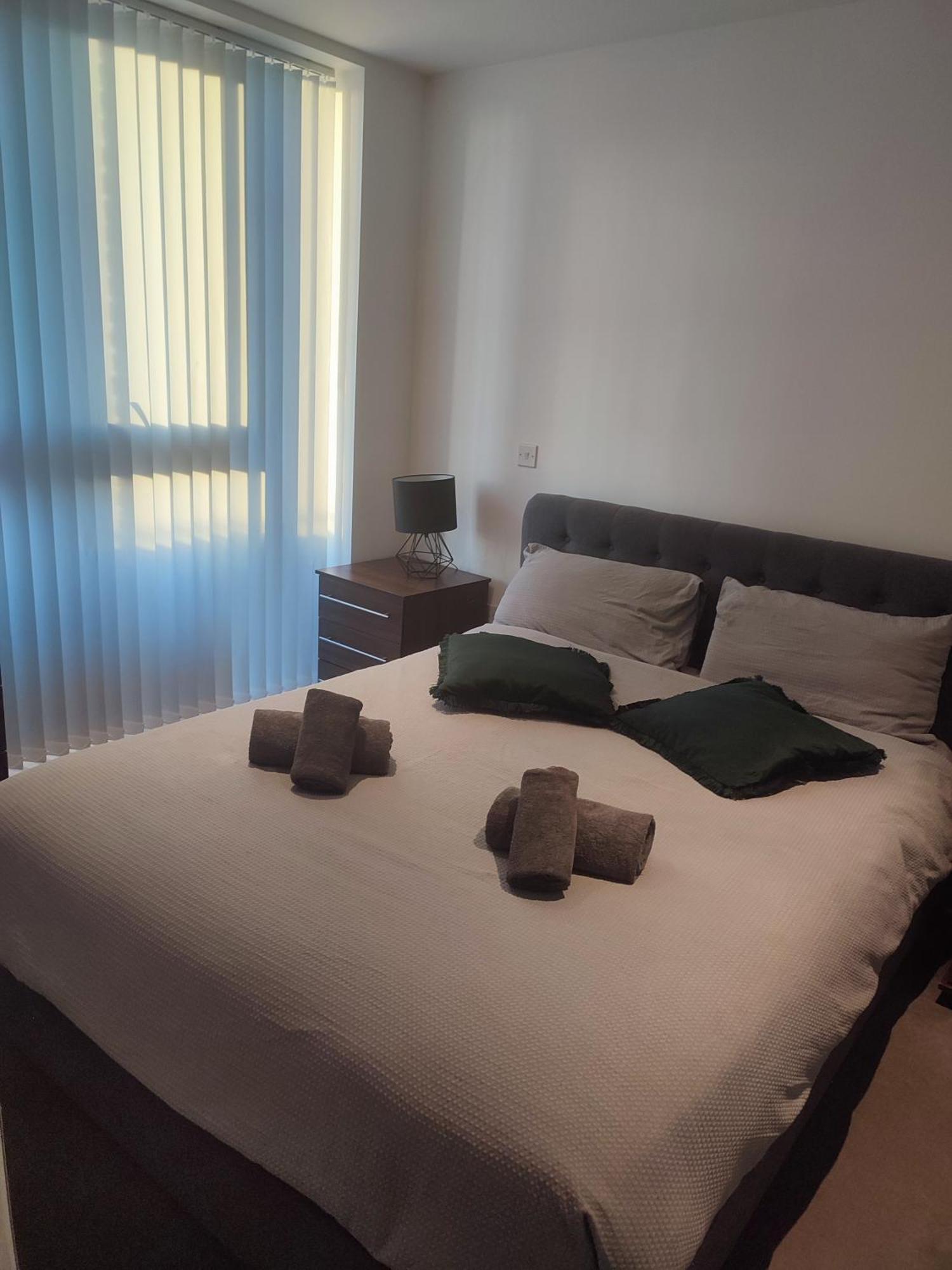2 Bedroom 2 Bath 1 Ensuite In Roya Asenal Beautiful Views & Parking Londres Exterior foto